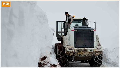 Muş’ta karla mücadelede büyük başarı: Tüm köy ve mezra yolları açıldıs