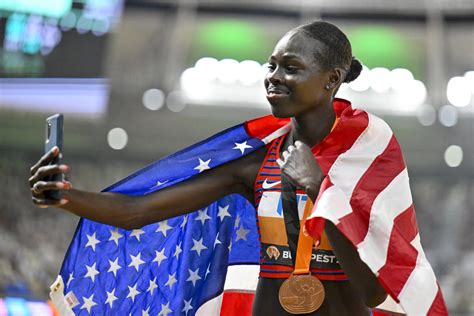 Mu takes bronze in 800, men’s 4×400 wins gold as Americans close out worlds with 29 medals