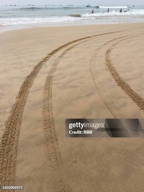 Mud Truck Photos and Premium High Res Pictures - Getty Images