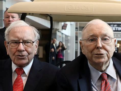 Muere el multimillonario Charlie Munger, mano derecha de Warren Buffett, a los 99 años