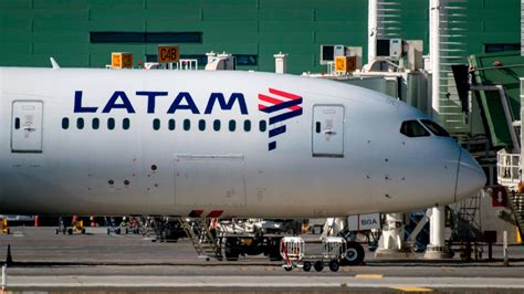 Muere piloto de LATAM Airlines tras aterrizaje de emergencia en Panamá