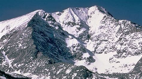 Muere una escaladora solitaria después de caer más de 150 metros desde una cresta en el Parque Nacional de las Montañas Rocosas de Colorado