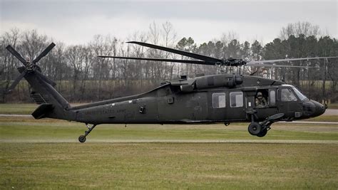Mueren tres soldados al estrellarse un helicóptero militar en Alaska