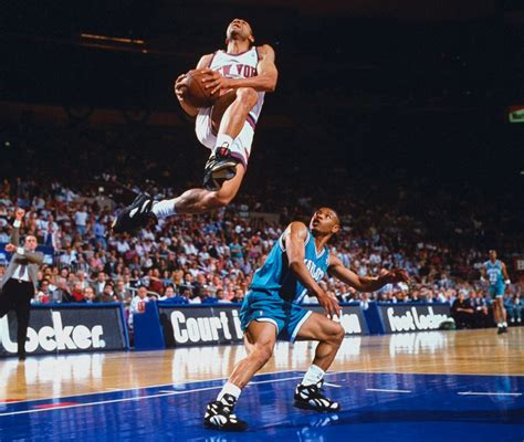 Muggsy bogues dunk