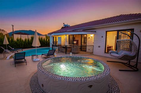 Muhafazakar Balayı Villaları Havuzlu İslami Tatil . 