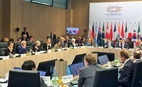 Multilateral betyder