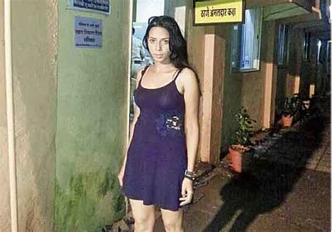 Suni Liyunxxx Vidio - Mumbai college girl hard sex with foreign tourist Sunny leone fucking a guy.