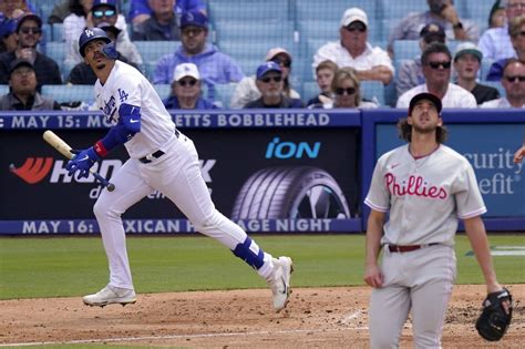 Muncy’s walk-off slam gives Dodgers 10-6 win over Phillies