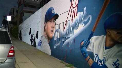 Mural celebrating Shohei Ohtani's move to Dodgers pops up in Hermosa Beach