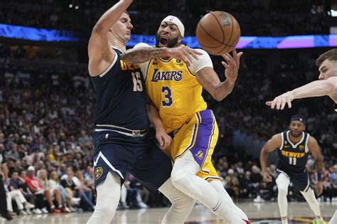 Murray's big 4th quarter propels Nuggets past Lakers for 2-0 lead