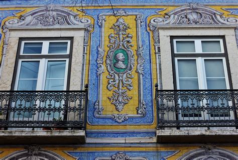 Lisbon’s azulejos tile museum was founded in the 1960s and was recognized as a national museum in ’88. It is located in the former convent of Madre Deus. The building is very old and thanks to it, the surroundings are very atmospheric..