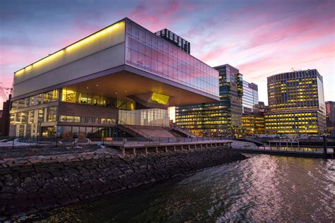Museums boston. The crown jewel of Boston’s art scene, the Museum of Fine Arts (MFA) houses more than 500,000 works of art in a striking neoclassical building abutting the Back Bay Fens park. Wholly historic ... 