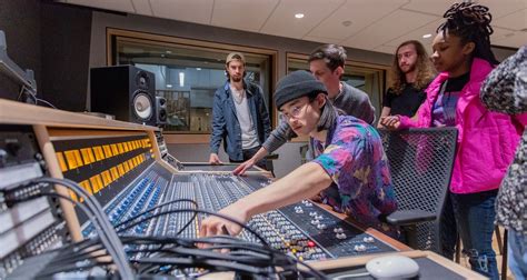 Music business degree. Music Program at SWOSU Blending musical artistry with business acumen, our Bachelor Music with Business Electives degree equips students for dynamic careers spanning music retail, administration, management, industry, and more. 