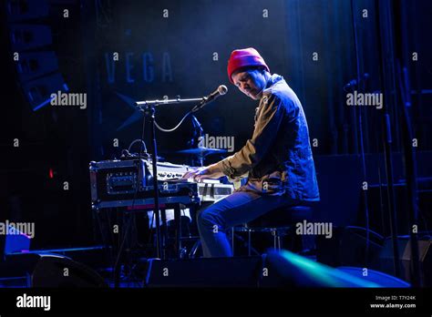 Musician-Singer-Songwriter-Composer. Management: jens@insidejazz.be. Label: Challenge