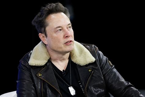 Musk lashes out at advertisers fleeing troubled platform