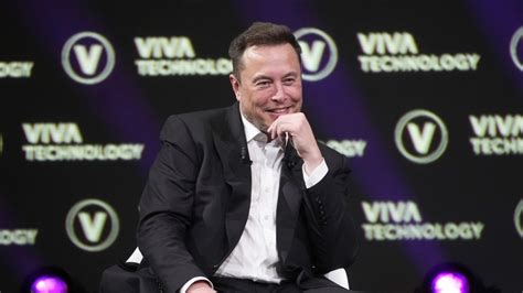 Musk plans to strip headlines from news articles on X