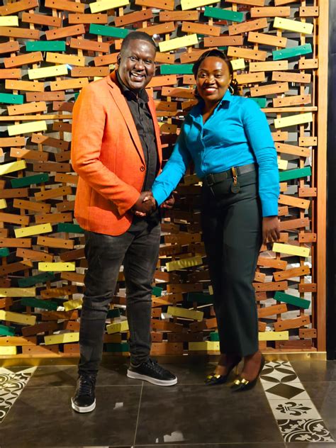 Mwalimu kingangi biography examples in english