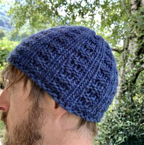 My first project using circular needles! Simple beanie for beginners