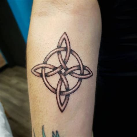 My tattoo upper right arm (witches knot) Tattoos And Piercings, Tattos