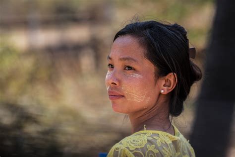 Myanmar kadınları