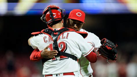 Myers helps Reds win 6-2 over Phillies, who drop to 4-9