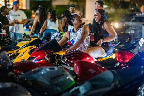 Myrtle beach black bike week 2023. Barefoot RV Resort. Address: 920 37th Ave. South, North Myrtle Beach. Reservations: online or by calling 843-663-4000. Limited availability for bike week. Bikes allowed at campsites and most sites ... 