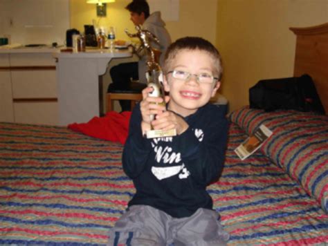 Mystery Figure Emerging in Kyron Horman Case? - CBS News