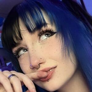Mzryykitty TikTok Star Birthday October 21, 2001 Birth Sign Libra Birthplace United States Age 21 years old #179769 Most Popular Boost About Social media star and content creator who gained popularity for the lip-sync videos she posted to her mzryykitty TikTok account.