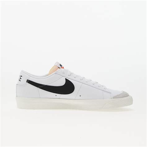 Nízké boty a tenisky Nike Blazer. Nike CZ