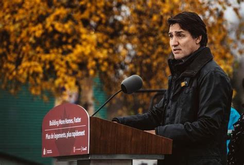 N.W.T. premier presses for infrastructure as Trudeau promises new homes