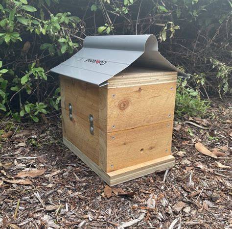 Native Australian bee hive box - The Thriving Hive - raincitystudios.com