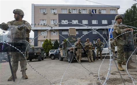 NATO soldiers deploy in Kosovo clashes with Serb protesters