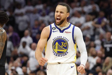 NBA playoffs live updates: Steph pushes Warriors back ahead of Kings in fourth quarter of Game 1