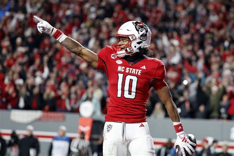 NC State jumps to big lead on rival North Carolina and cruises to 39-20 win