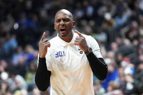 NCAA panel imposes a 3-game suspension for Memphis’ Penny Hardaway for recruiting violations