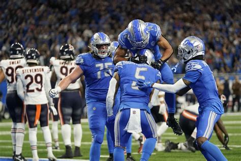 NFC North-leading Lions host Packers on Thanksgiving, aiming to extend best start since 1962