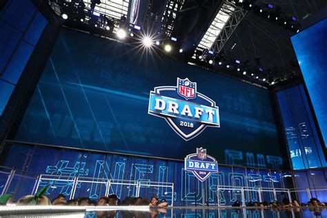 NFL Draft Live | Who are the best players left on Day 2?