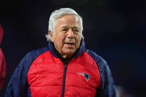 NFL Notes: Robert Kraft expects Patriots to make hay in the draft