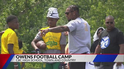 NFL player Jonathan Owens holds training camp for kids