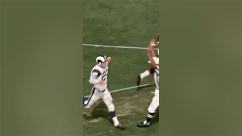 NFL rookie Gale Sayers ties single-game TD record - HISTORY