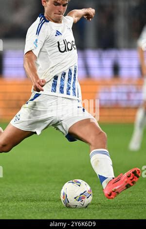 Nico Paz of Calcio Como celebrating after a goal during the Italian ... - wintechmobiles.com