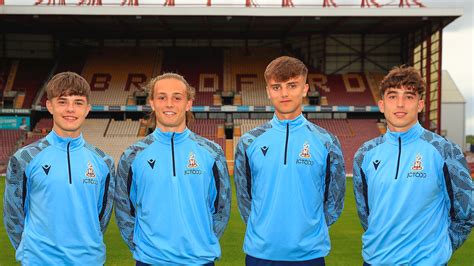 NINE AGREE PROFESSIONAL CONTRACTS News Bradford City