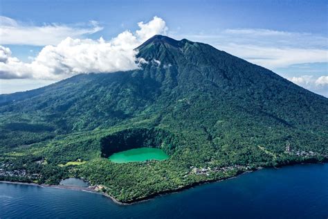 North Maluku Province travel guide & travel tips - wintechmobiles.com