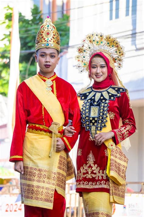 North Sulawesi Traditional Clothing - Infotech - wintechmobiles.com