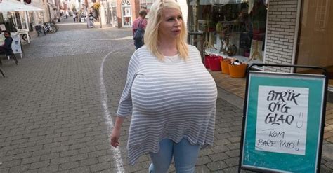 Nackte Große Titten