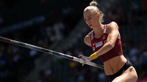 Nackte Sportlerinnen