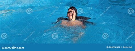 Nackte teens am pool. .  ...