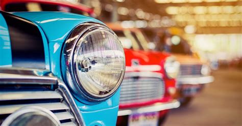 Classic cars with annual averages lower than 10,000 and 12,000 miles driven each year might be regarded as in good condition. To get the vehicle's yearly mileage average, divide the odometer reading by the years it has been in service.. 
