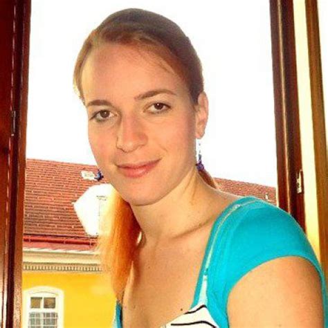 Nadja drakslar biography examples in urdu