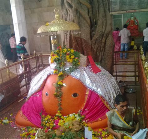 Nagpur Darshan - Shree Ganesh Mandir Tekdi - Hire Cab